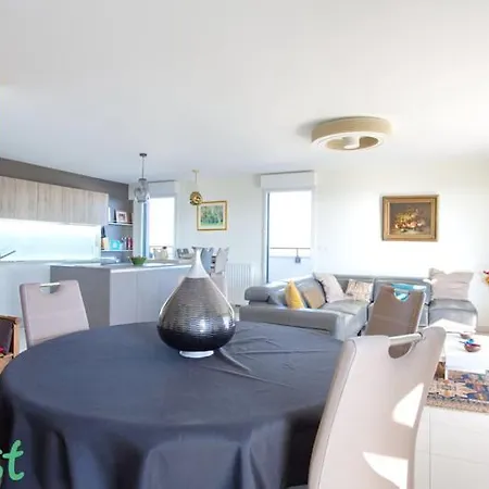 Modernite & Vue Sainte Victoire Apartment